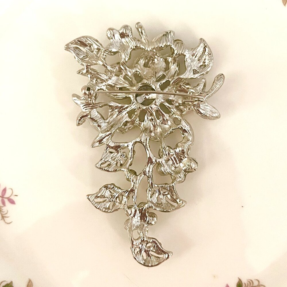 🧷Vintage Large Crystal and Rhinestone Floral Brooch - Silver - Picture 4 of 6